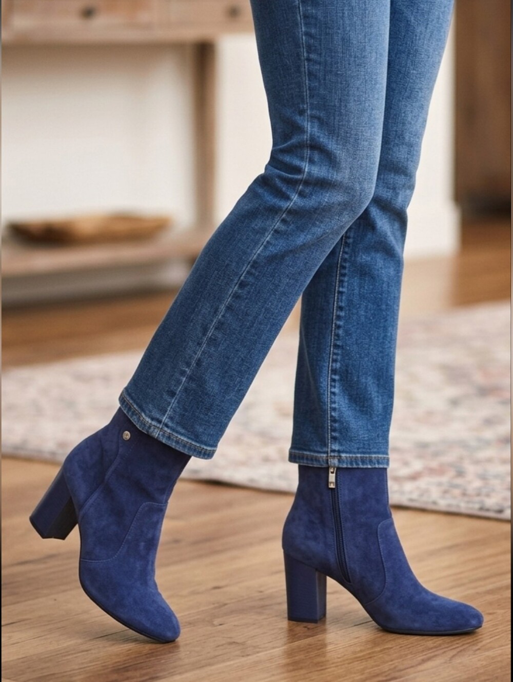 Tommy Hilfiger Navy Blue Suede Preppy Lux Block Heel Natalai Boots Size 6